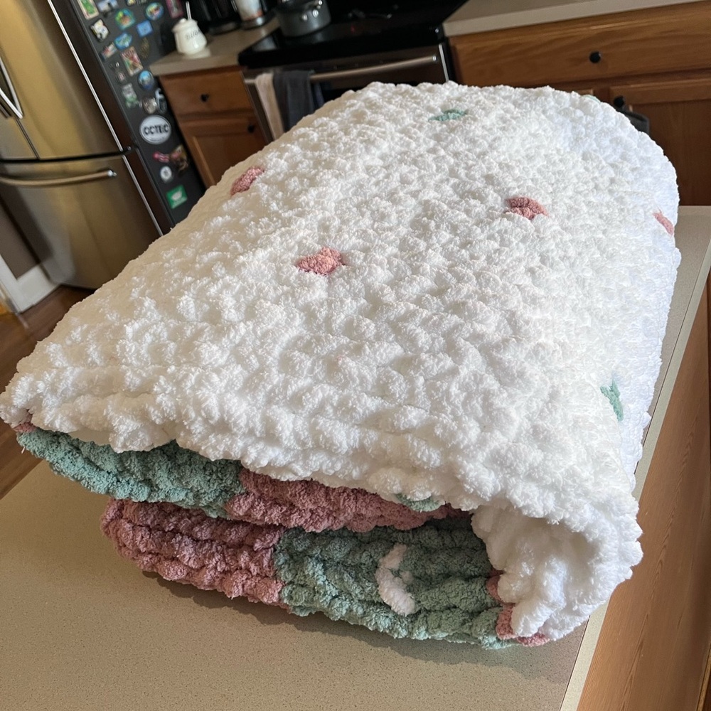 Handmade Pink and Baby Green Chunky Knitted Blanket - Picture 6 of 7